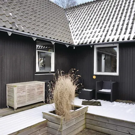Three-bedroom Holiday In * Asperup