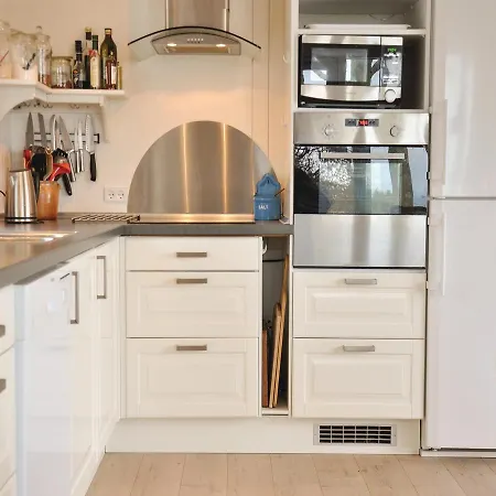 Three-bedroom Holiday In * Asperup